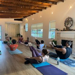 Negocio 305 Yoga : Studio In North Miami Fl