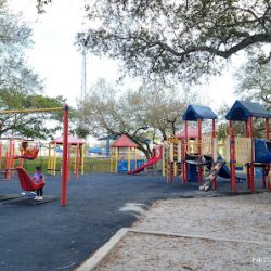 Negocio A.d.(doug) Barnes Park