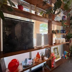 Negocio Artisan Beauty Studio And Art Gallery