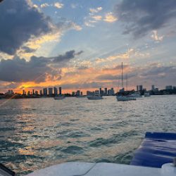 Negocio Bella Lina Boat Rental