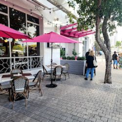 Negocio Biscayne Tavern