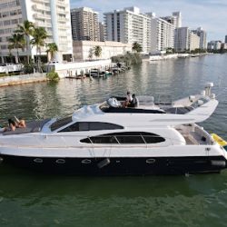 Negocio Cangri Miami Yacht Rentals