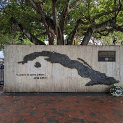 Negocio Cuban Memorial Boulevard Park