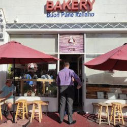 Negocio De Lucia Bakery Buon Pane Italiano