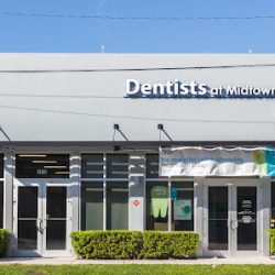 Negocio Dentists At Midtown