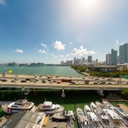 Negocio Discover Boating Miami International Boat Show