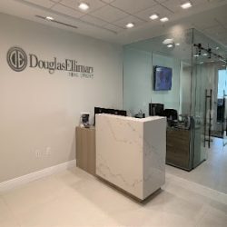 Negocio Douglas Elliman Real Estate Office Coconut Grove, Fl