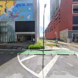 Negocio Downtown Haven Sleek 1-br With Vistas
