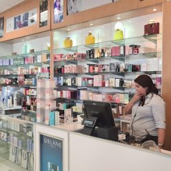 Negocio Downtown Miami Souvenirs - Lottery And House Keys Made Here