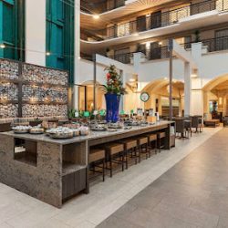 Negocio Embassy Suites