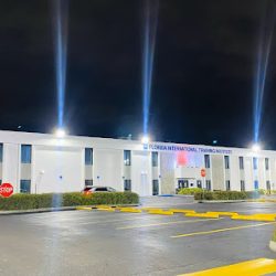 Negocio Escuela De Plomería Miami, Escuela De Salud, Programas Técnicos, Programa De Auxiliar Médico. Fiti Schools