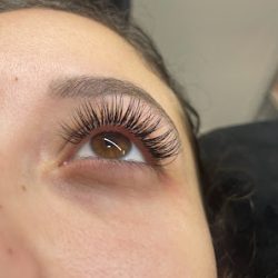 Negocio Iris Eyelash Studio & Academy