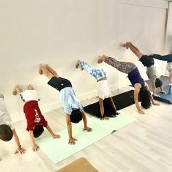 Negocio Kids & Yoga Love Music, Llc
