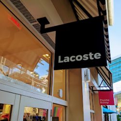 Negocio Lacoste