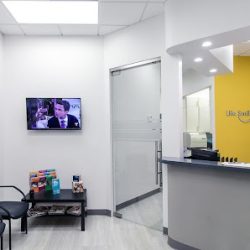 Negocio Life Smile Dental By Dr. Edgar Navarrete