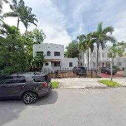 Negocio Master Bed Room In Calle Ocho