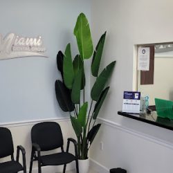 Negocio Miami Dental Group Of Hialeah