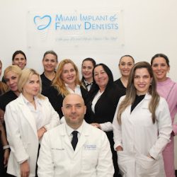 Negocio Miami Implant & Family Dentists