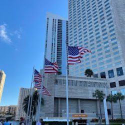 Negocio One Miami Market