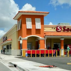 Negocio Sedano's Supermarkets