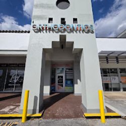 Negocio Super Smiles Orthodontics