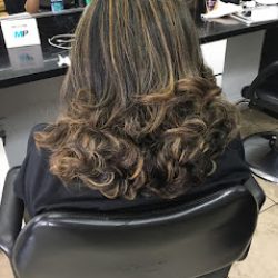 Negocio Superior Hair Cuts