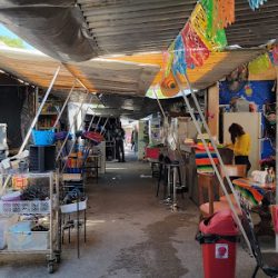 Negocio Tropicana Flea Market