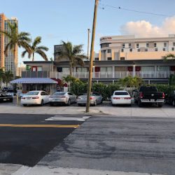 Negocio Wishes Biscayne Motel